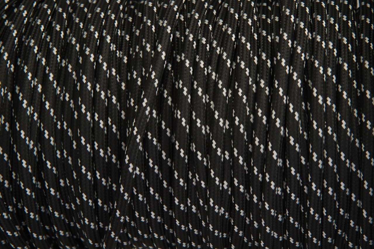 Strijkijzersnoer zwart met witte stip 2x0.75mm².